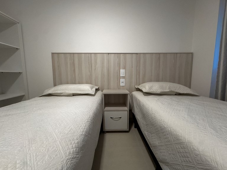 Apartamento Duplex 03 Dormitórios em Bombas para Aluguel de