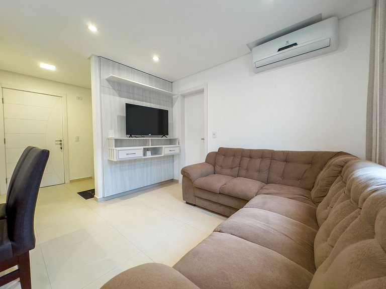 Apartamento Duplex 03 Dormitórios em Bombas para Aluguel de