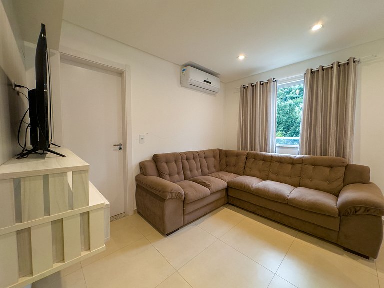 Apartamento Duplex 03 Dormitórios em Bombas para Aluguel de