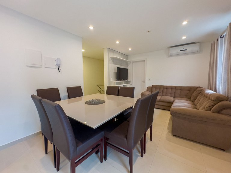 Apartamento Duplex 03 Dormitórios em Bombas para Aluguel de