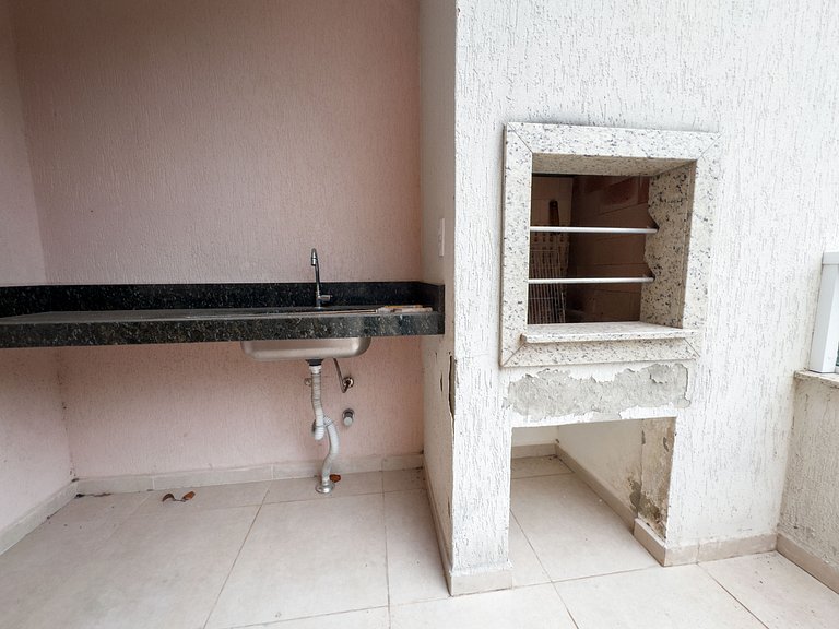 Apartamento Duplex 03 Dormitórios em Bombas para Aluguel de