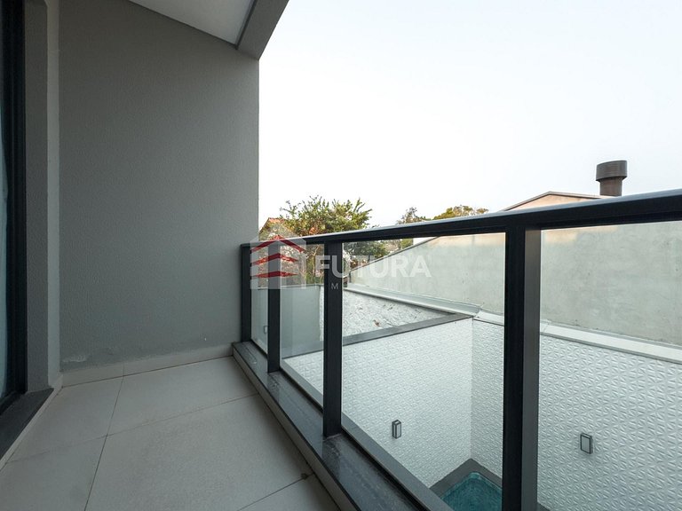 SOBRADO TRIPLEX COM JACUZZI