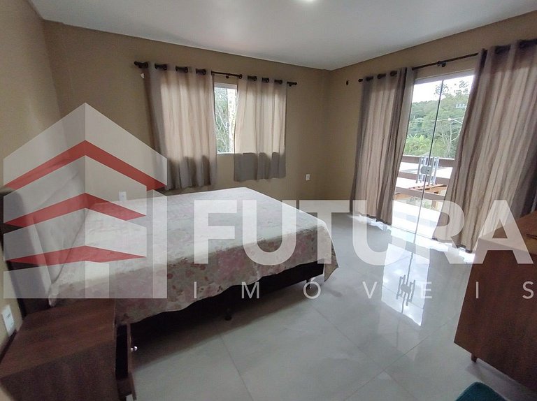 Sobrado com piscina em Mariscal LC151F