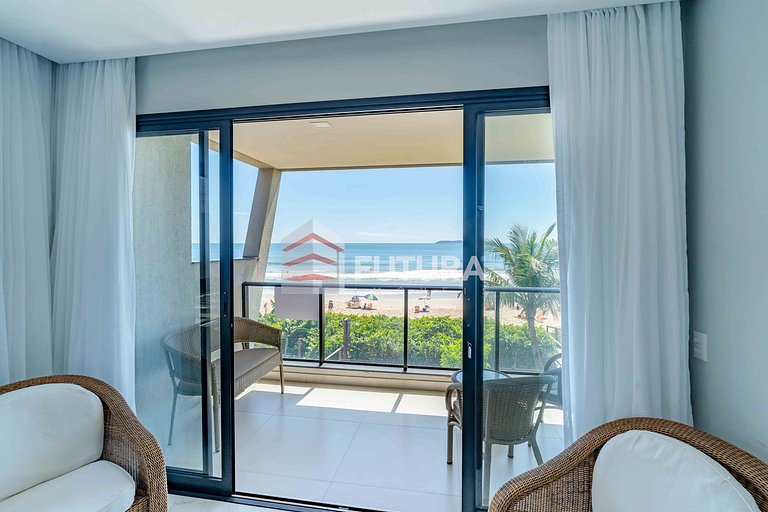 Apartamento frente mar com 3 dormitórios - LA266F