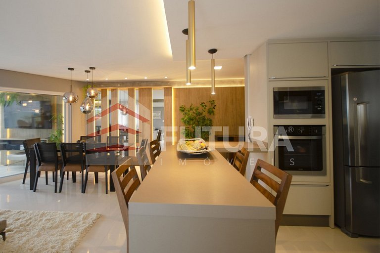 Lindo Apartamento 04 dormitórios Beira Mar em Bombas - Varan