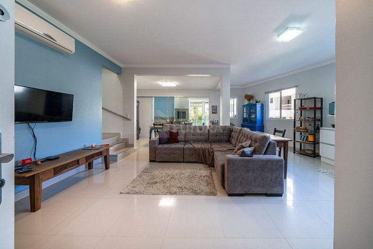Triplex Beira Mar para 10 pessoas Praia de 4 Ilhas