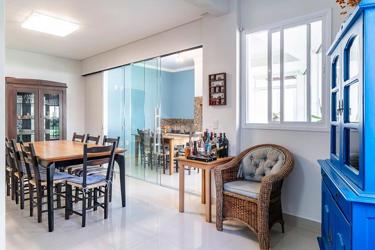 Triplex Beira Mar para 10 pessoas Praia de 4 Ilhas