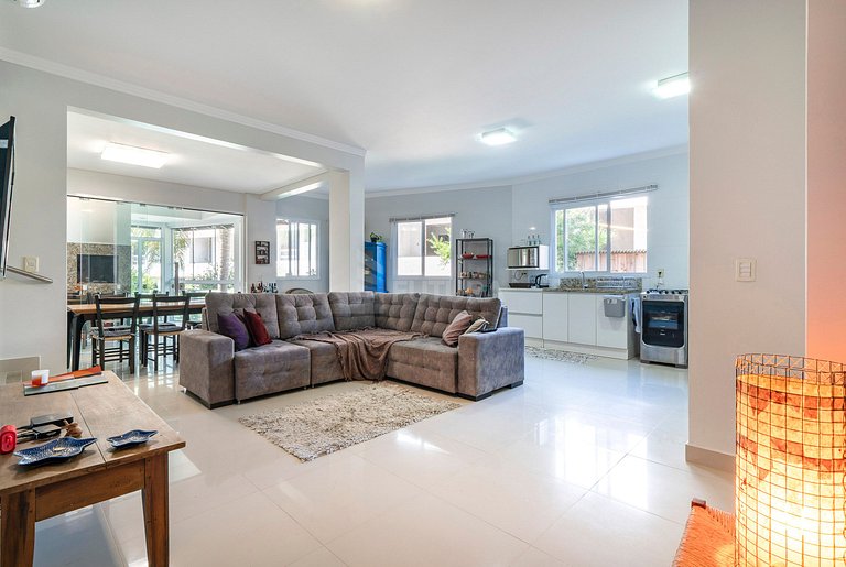 Triplex Beira Mar para 10 pessoas Praia de 4 Ilhas