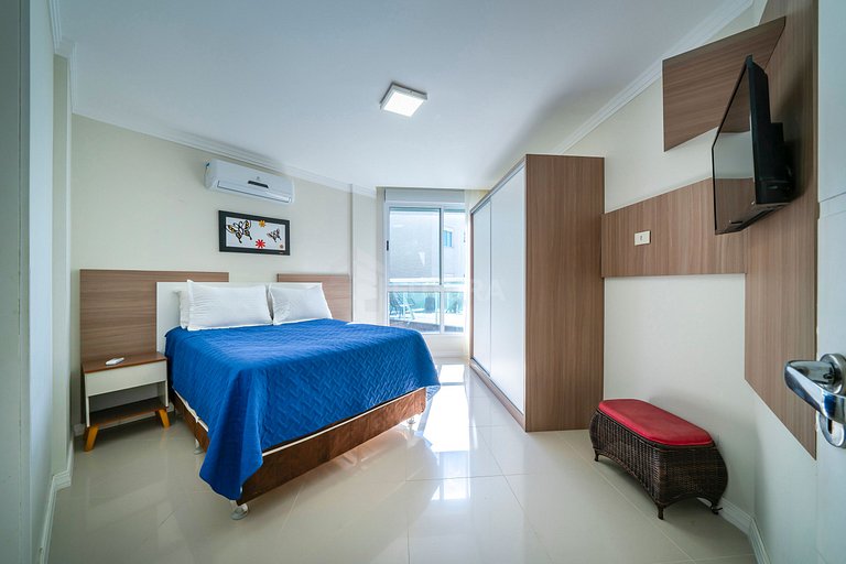 Apartamento Beira Mar com 03 Suítes em Bombas - Athenas