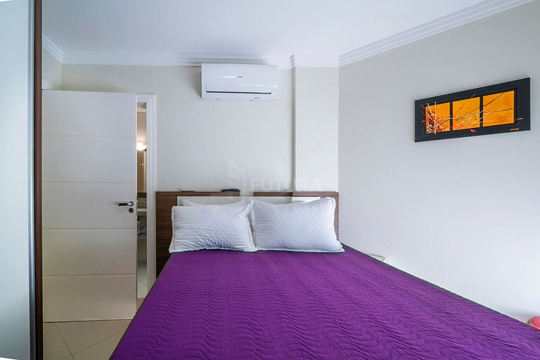 Apartamento Beira Mar com 03 Suítes em Bombas - Athenas