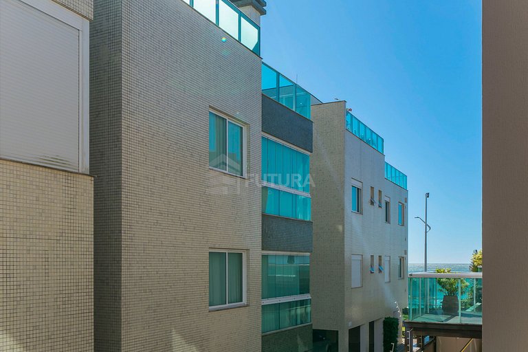 Apartamento Beira Mar com 03 Suítes em Bombas - Athenas