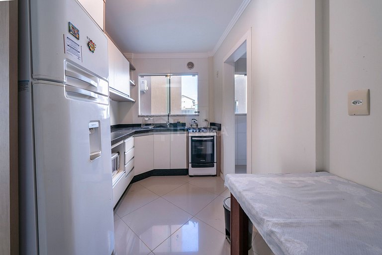 Apartamento Beira Mar com 03 Suítes em Bombas - Athenas