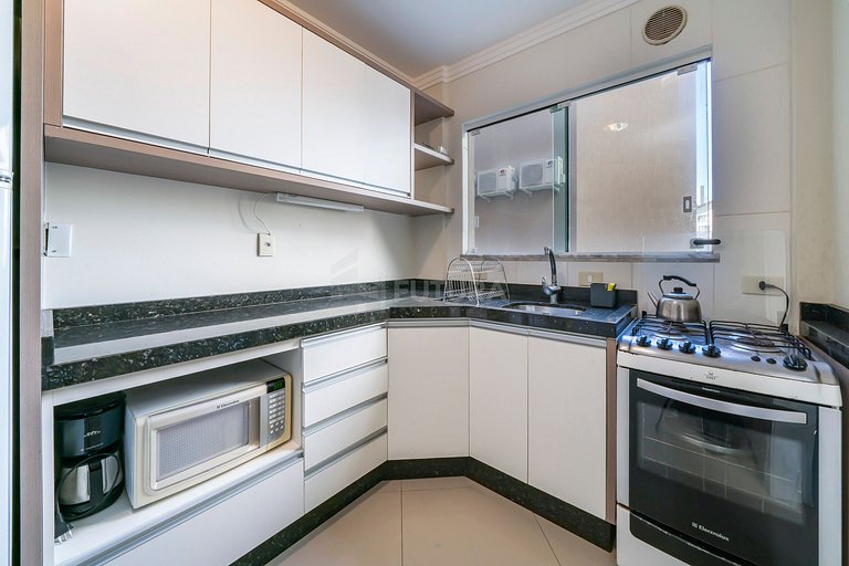 Apartamento Beira Mar com 03 Suítes em Bombas - Athenas