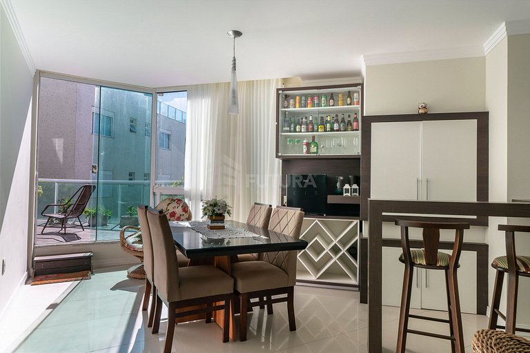 Apartamento Beira Mar com 03 Suítes em Bombas - Athenas