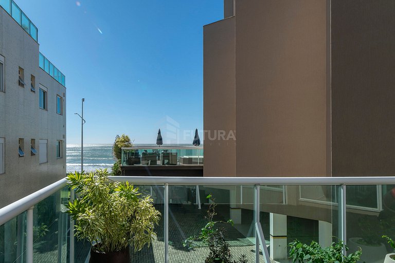 Apartamento Beira Mar com 03 Suítes em Bombas