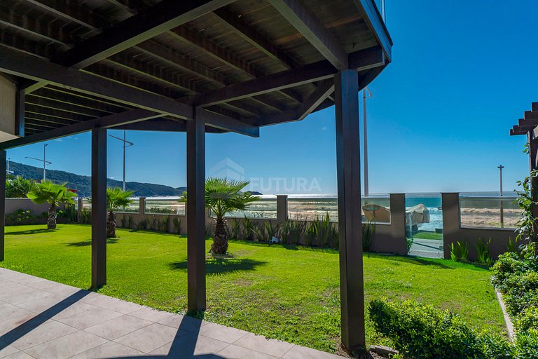 Apartamento Beira Mar com 03 Suítes em Bombas - Athenas