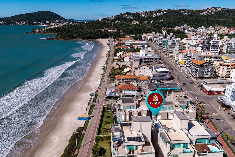 Apartamento Beira Mar com 03 Suítes em Bombas - Athenas