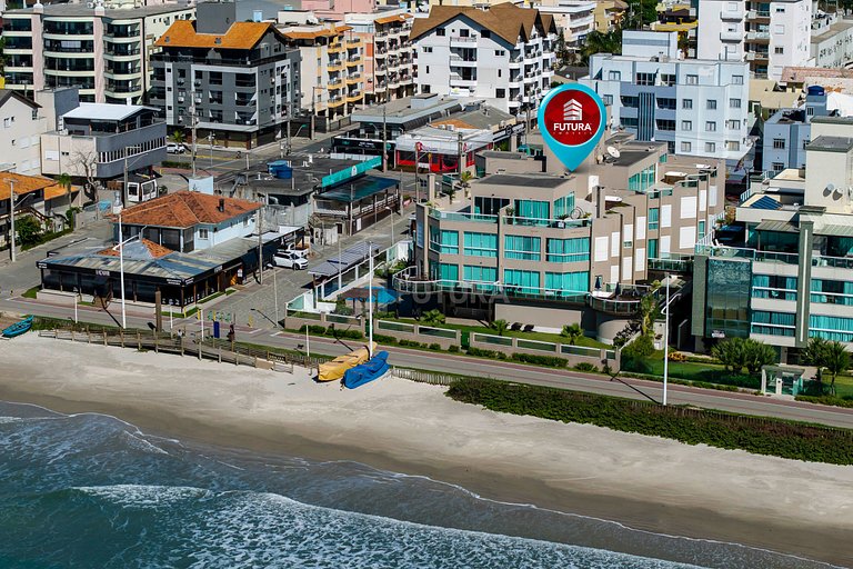 Apartamento Beira Mar com 03 Suítes em Bombas