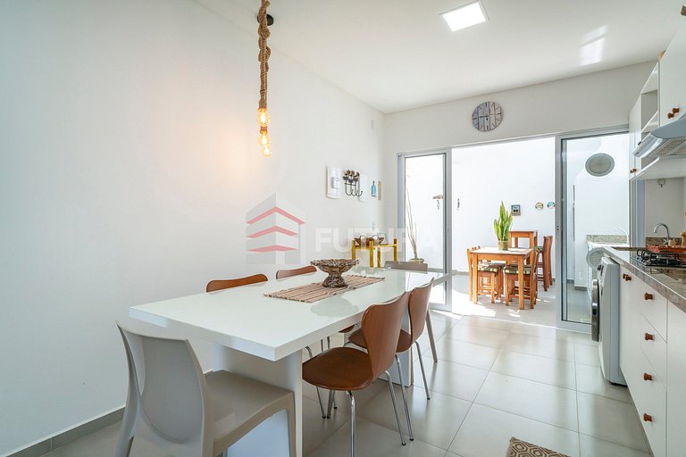 Apartamento com 02 Dormitórios Mariscal - LA065EF