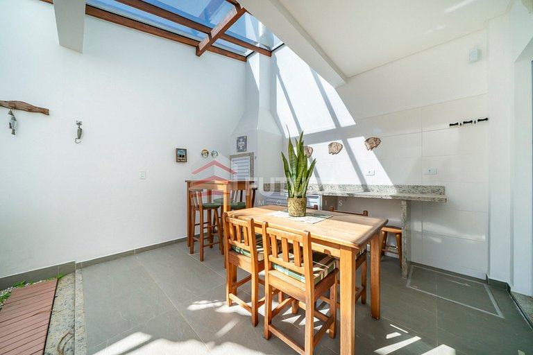 Apartamento com 02 Dormitórios Mariscal - LA065EF