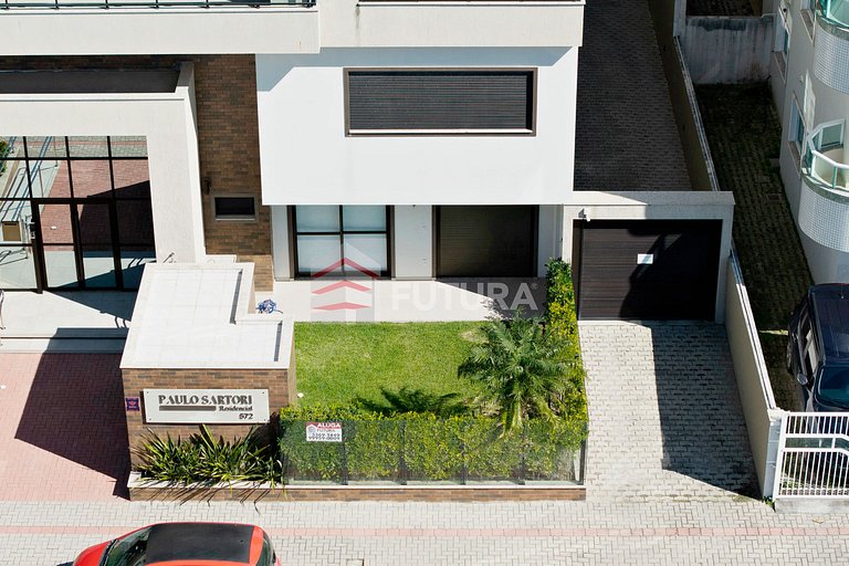 Apartamento térreo com 02 suítes - LA018EF