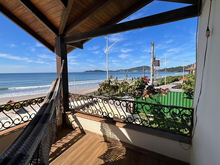 Casa Beira Mar na Praia de Bombas - 14 pessoas