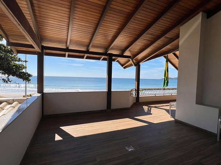 Casa Beira Mar na Praia de Bombas - 14 pessoas
