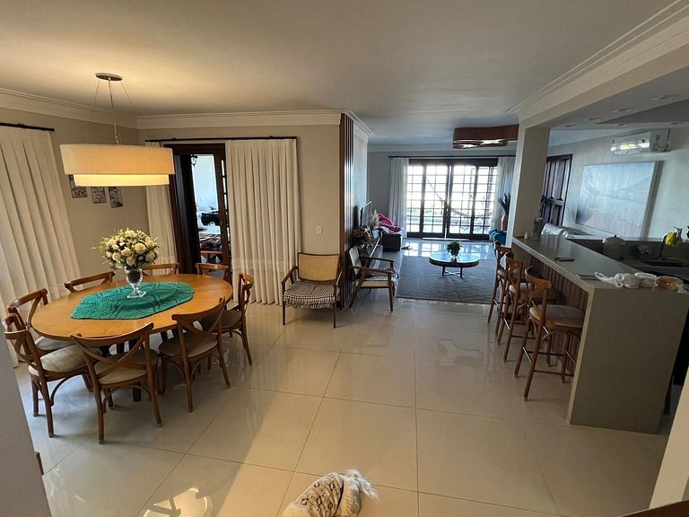 Casa Maravilhosa Beira Mar na Praia de Bombas - SC