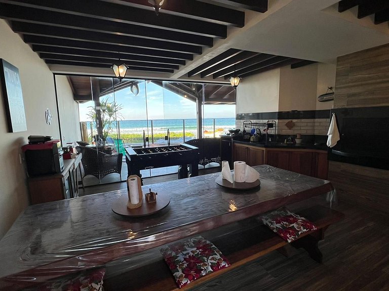 Casa Maravilhosa Beira Mar na Praia de Bombas - SC