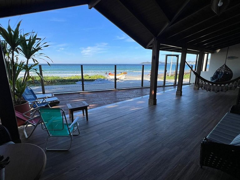 Casa Maravilhosa Beira Mar na Praia de Bombas - SC