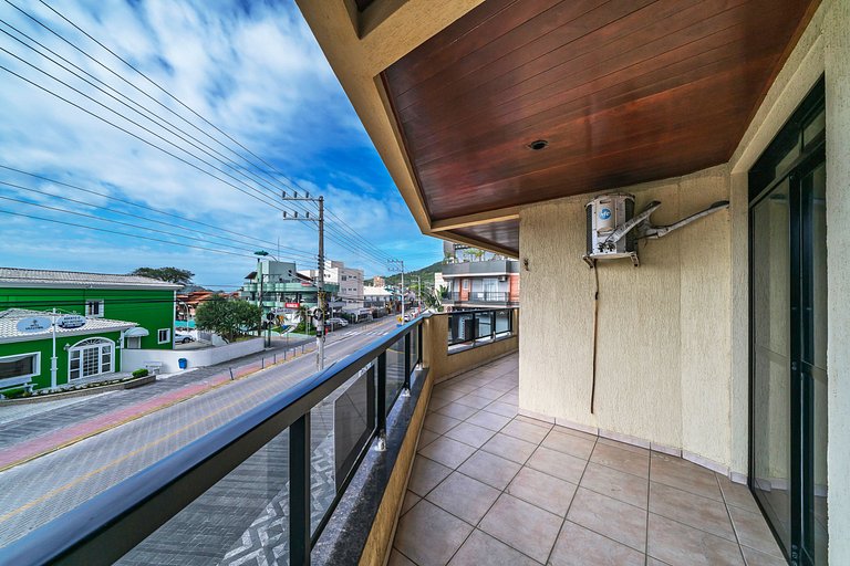 Aluguel temporada na Av Principal de Bombinhas - Apartamento