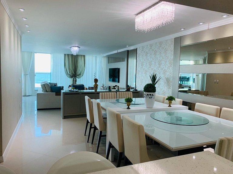 Apartamento com 3 suítes Beira Mar em Bombas SC