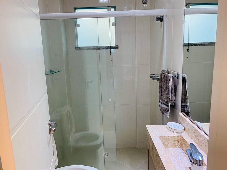 Apartamento com 3 suítes Beira Mar em Bombas SC