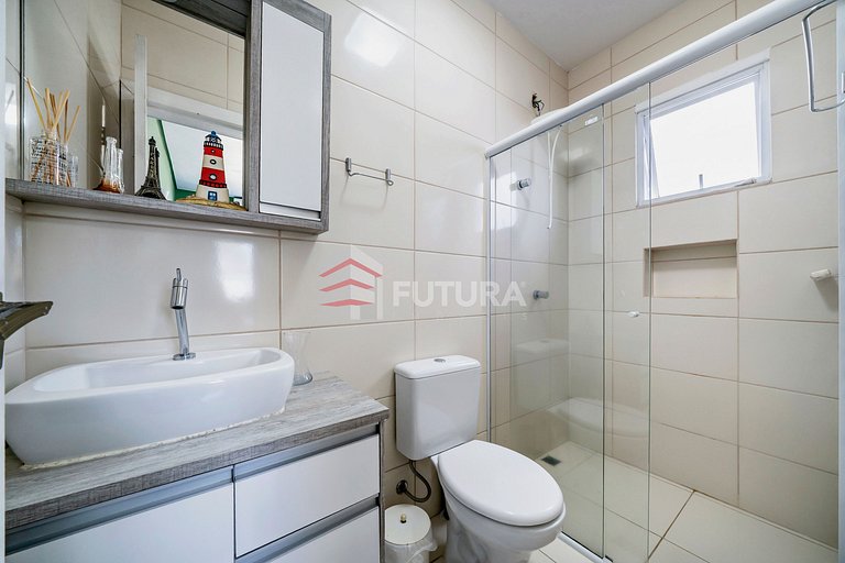 Casa com 04 suítes e piscina no Mariscal - LC155F
