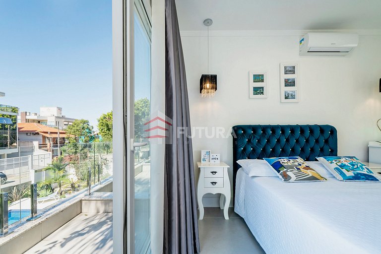 Casa com 04 suítes e piscina no Mariscal - LC155F