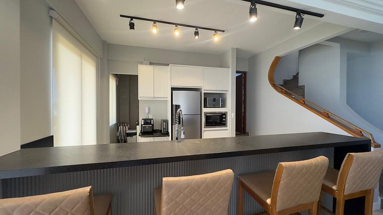 Maravilhoso triplex beira mar para aluguel Bombas