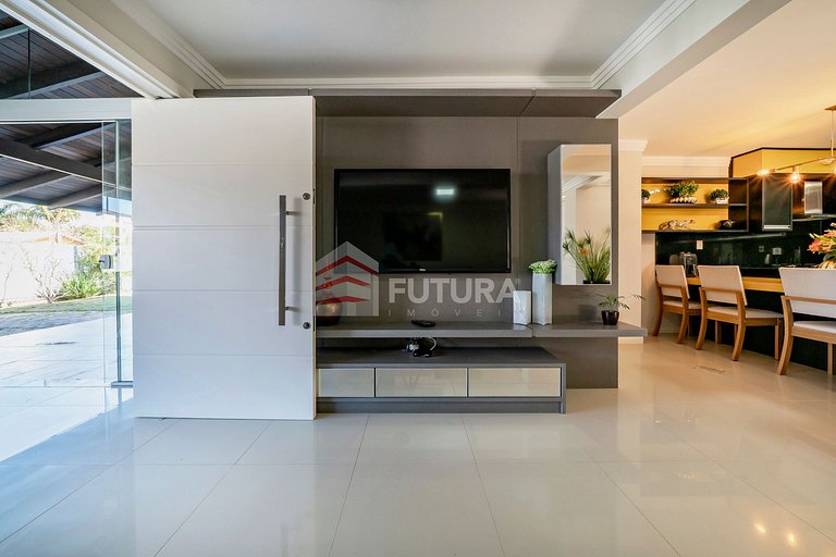 Casa com piscina no Mariscal/Morrinhos - LC002EF