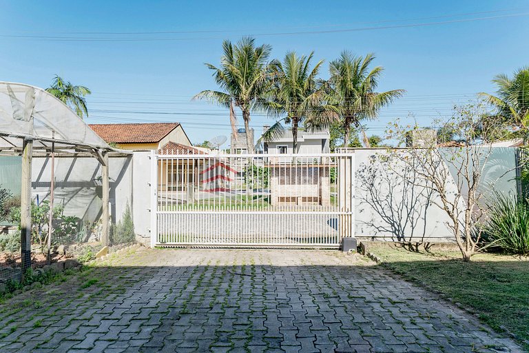 Casa com piscina no Mariscal/Morrinhos - LC002EF