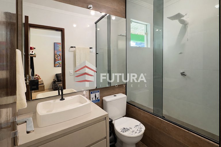 Casa com Piscina em Bombas