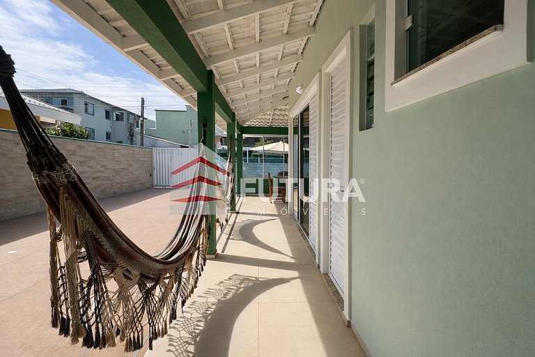 Casa com Piscina em Bombas