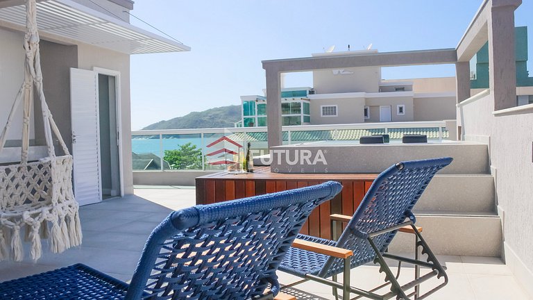 Cobertura duplex 02 dormitórios em Canto Grande;