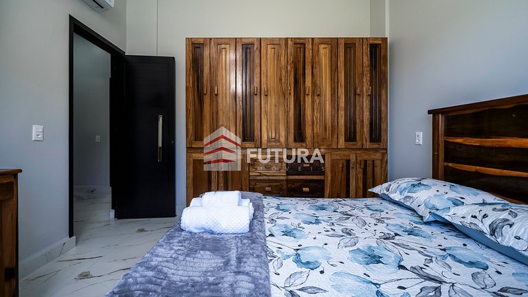 Casa com 03 dormitórios - Praia do Zimbros