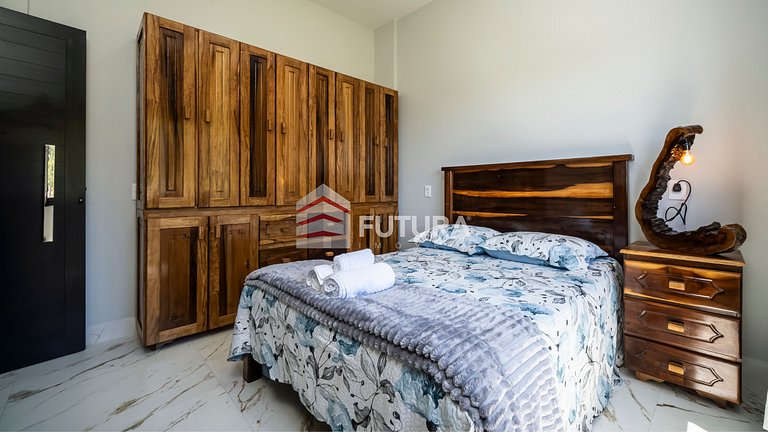 Casa com 03 dormitórios - Praia do Zimbros