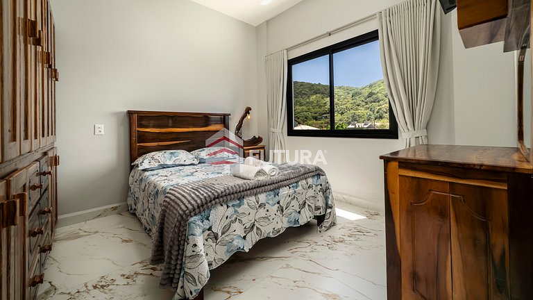 Casa com 03 dormitórios - Praia do Zimbros