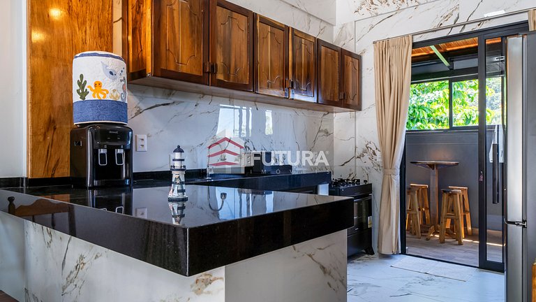 Casa com 03 dormitórios - Praia do Zimbros