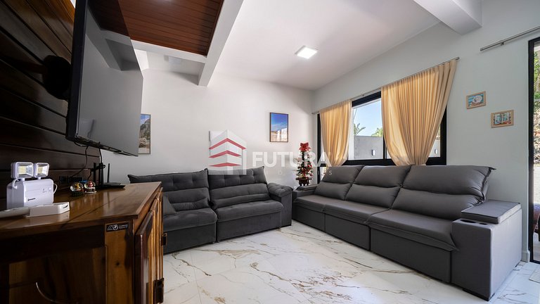 Casa com 03 dormitórios - Praia do Zimbros