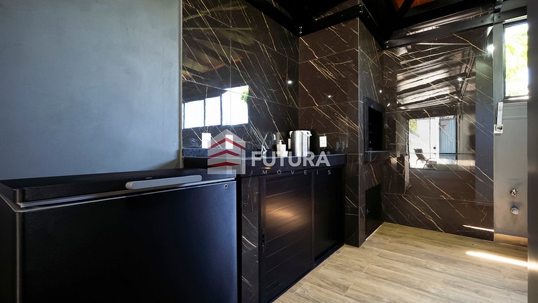 Casa com 03 dormitórios - Praia do Zimbros