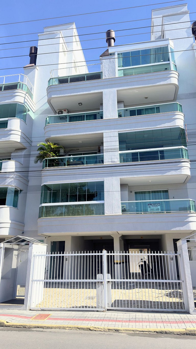 Apartamento para aluguel de temporada Bombas - SC
