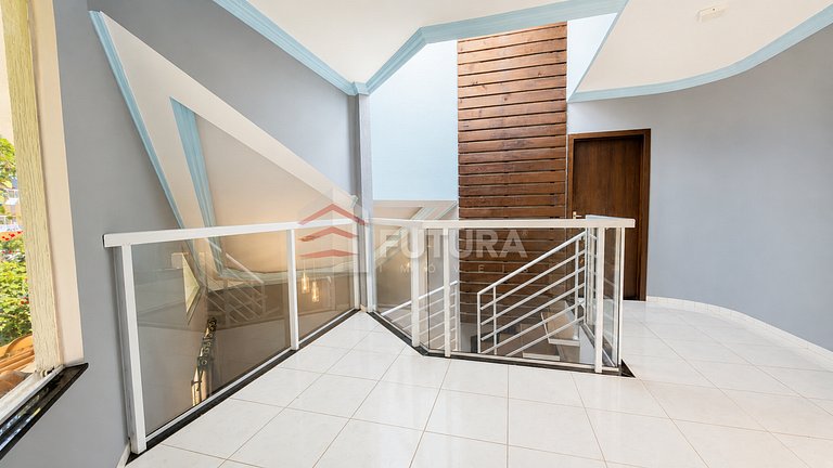Casa com piscina 4 dormitórios - LC003EF