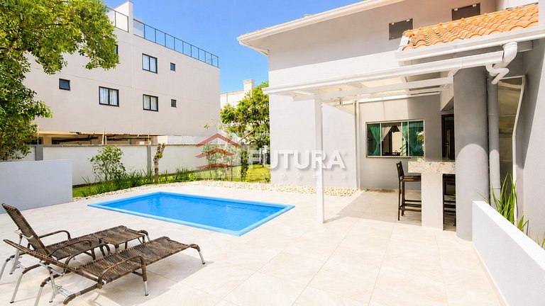 Casa com piscina 4 dormitórios - LC003EF
